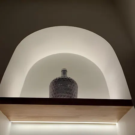 Stunning Architect-designed Parisian Flat Paříž