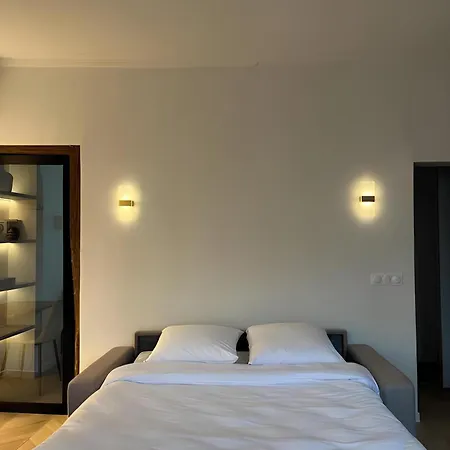 Stunning Architect-designed Parisian Flat Apartmán *