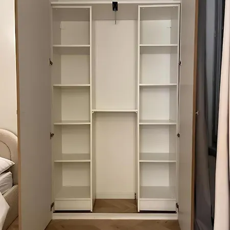 Stunning Architect-designed Parisian Flat Paříž