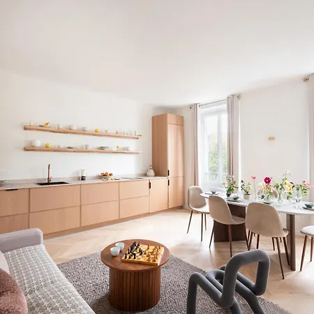 Stunning Architect-designed Parisian Flat Apartmán