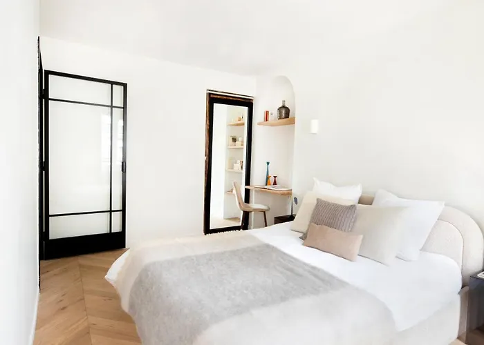 Stunning Architect-designed Parisian Flat Apartment